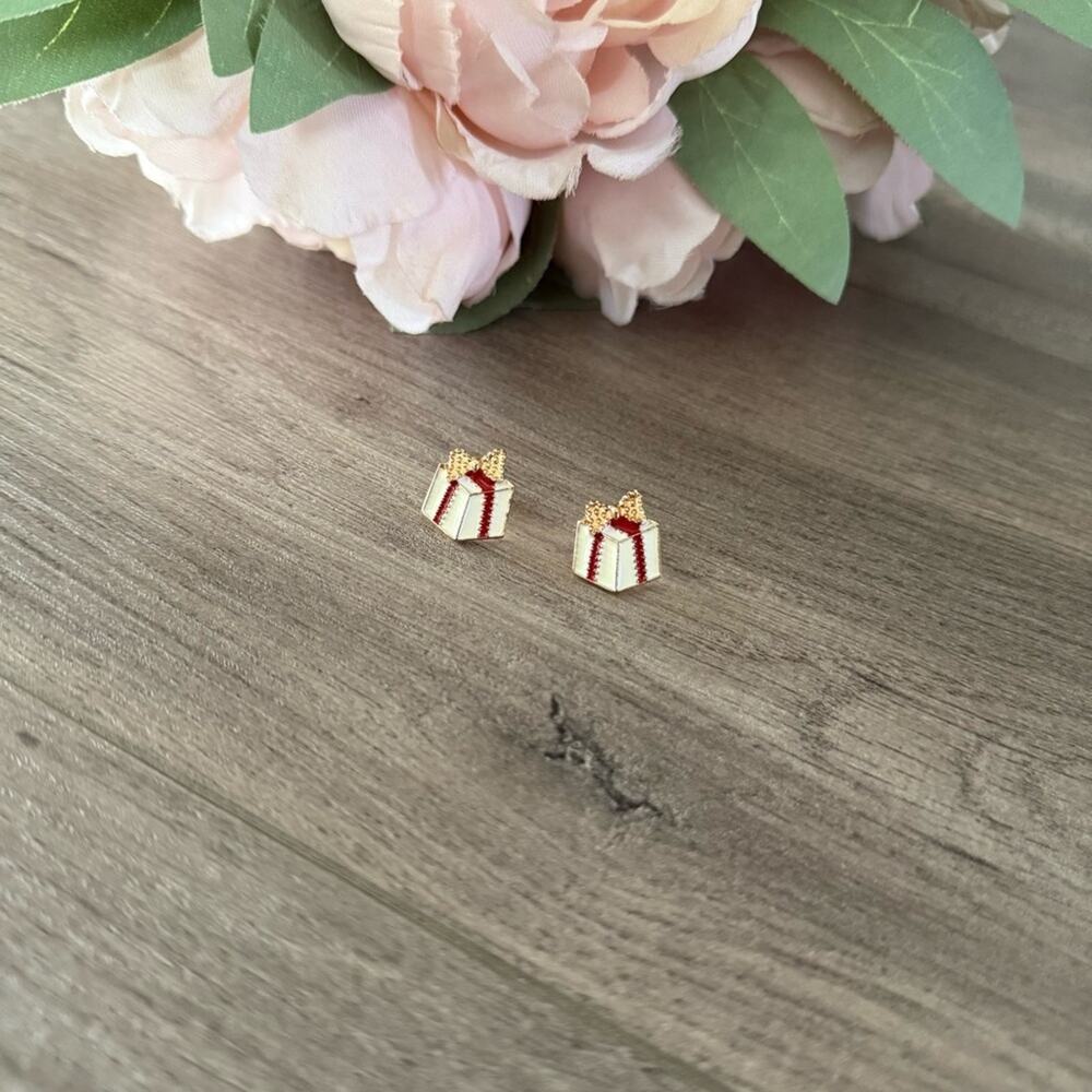 New Francesca's Christmas Presents Gift Stud Earrings